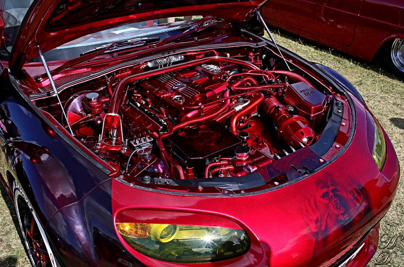 red-mx5-car-engine-HD.jpg