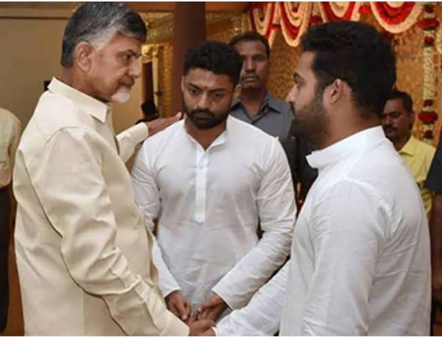 చంద్రబాబుకు జన్మదిన శుభాకాంక్షలు తెలపని ఎన్టీఆర్, కళ్యాణ్‌రామ్?