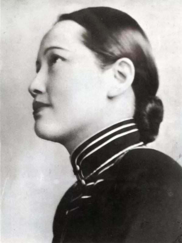 宋庆龄罕见黑白56