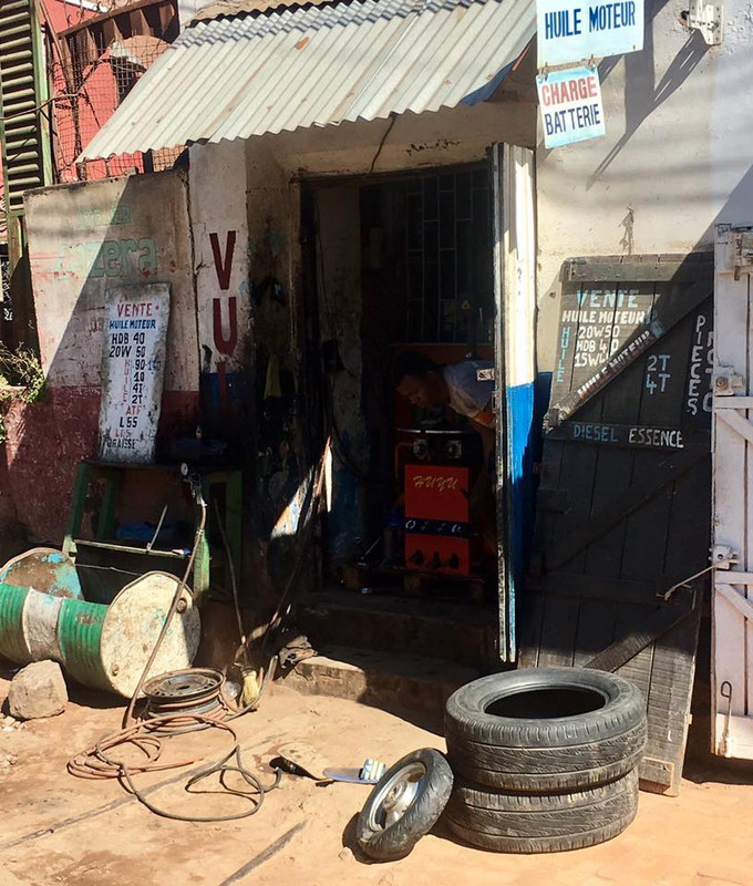 18813533-10154485549725703-1896127920930