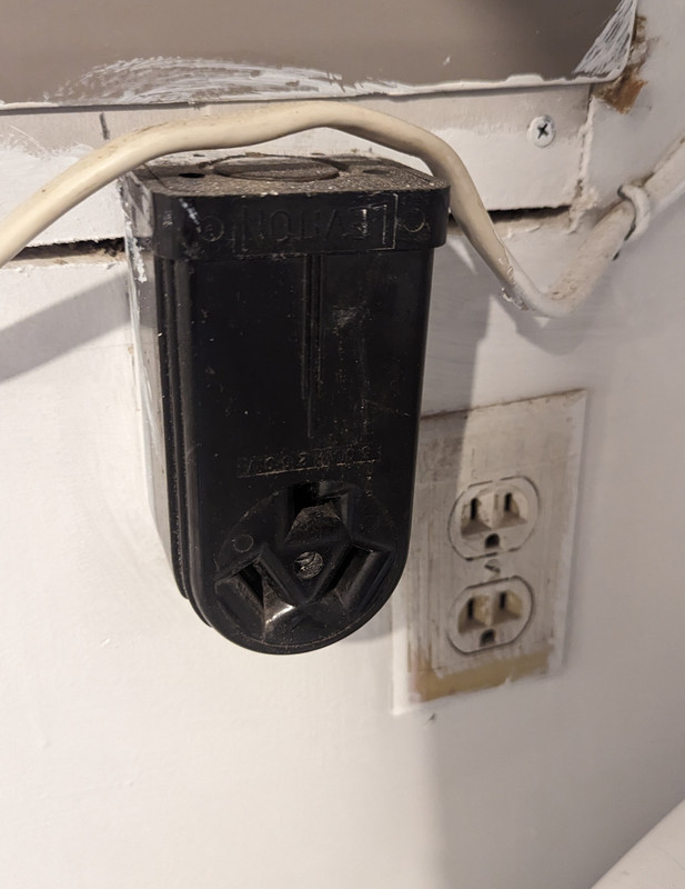 4 prong dryer to 3 prong wall (250v 30a I think) : r/AskElectricians