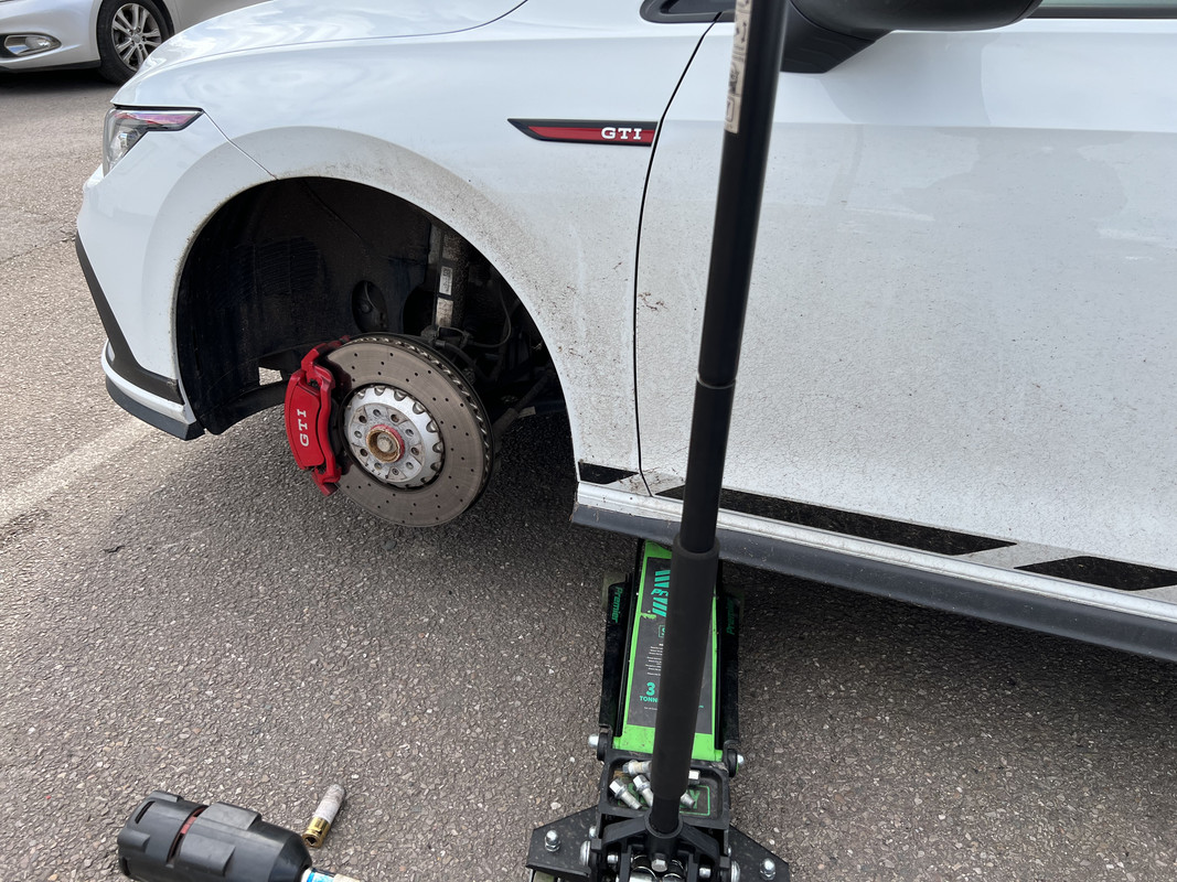 4AD752D7-0146-480C-83D5-C904F56D981E