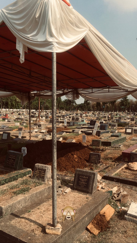 Instastory Andy Boim mengantar kepergian sang sahabat, Cecep Reza di peristirahatan terakhir.