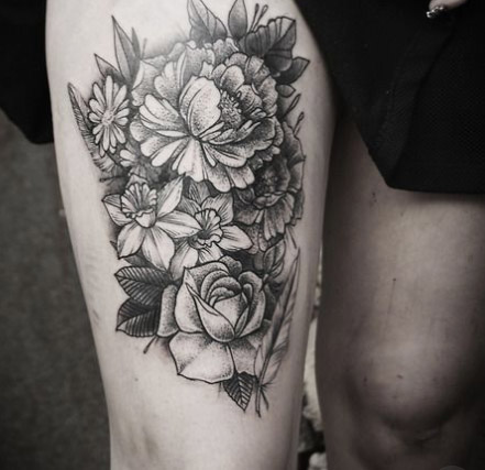Black-and-white-flower-tattoo 512235 (24)