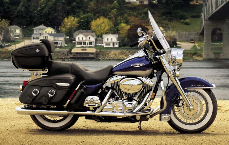2006-Harley-Davidson-FLHRCIRoadKingClassicc