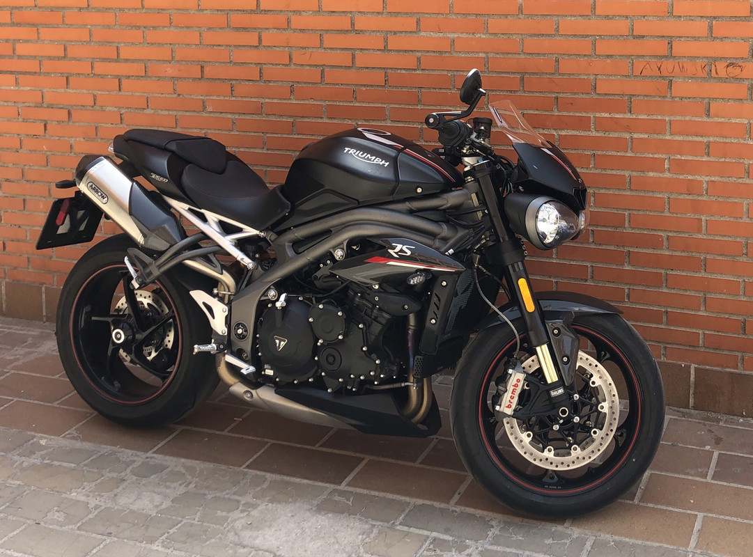 9775C8A5-C868-4C6A-A95A-B67AA8226366