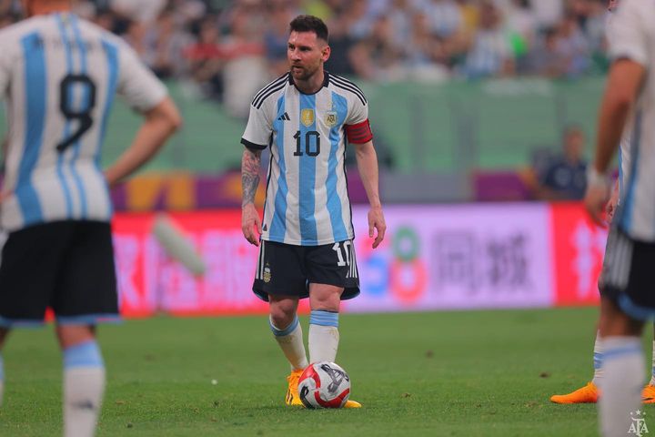 Potret Lionel Messi berlaga di pertandingan Argentina vs Asutralia yang viral gara-gara ada fans China yang nekat menyusup ke lapangan.