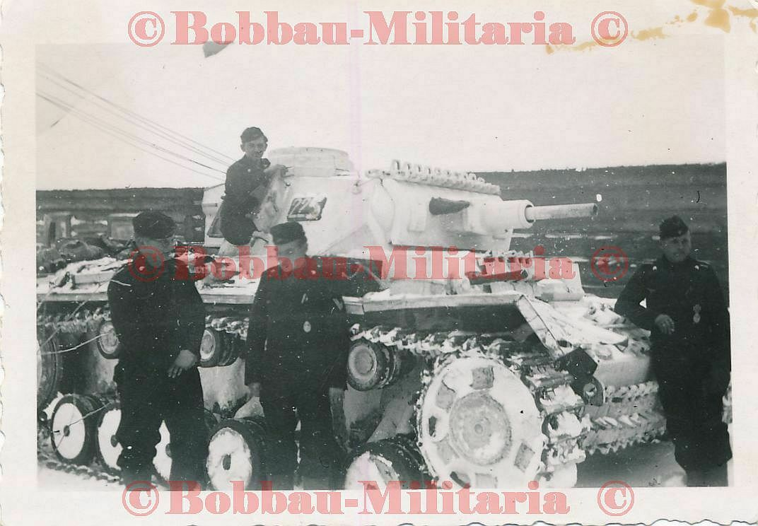 Russland Panzerkampfwagen III weiße Wintertarnung Panzer 3 Turmnummer 225