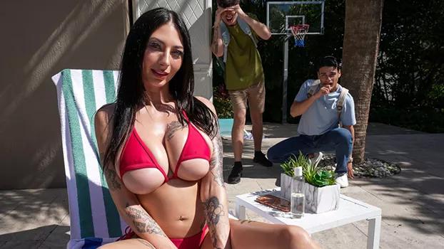 MomIsHorny – Selina Garcia – Seduces Two Neighbors to a Threesome