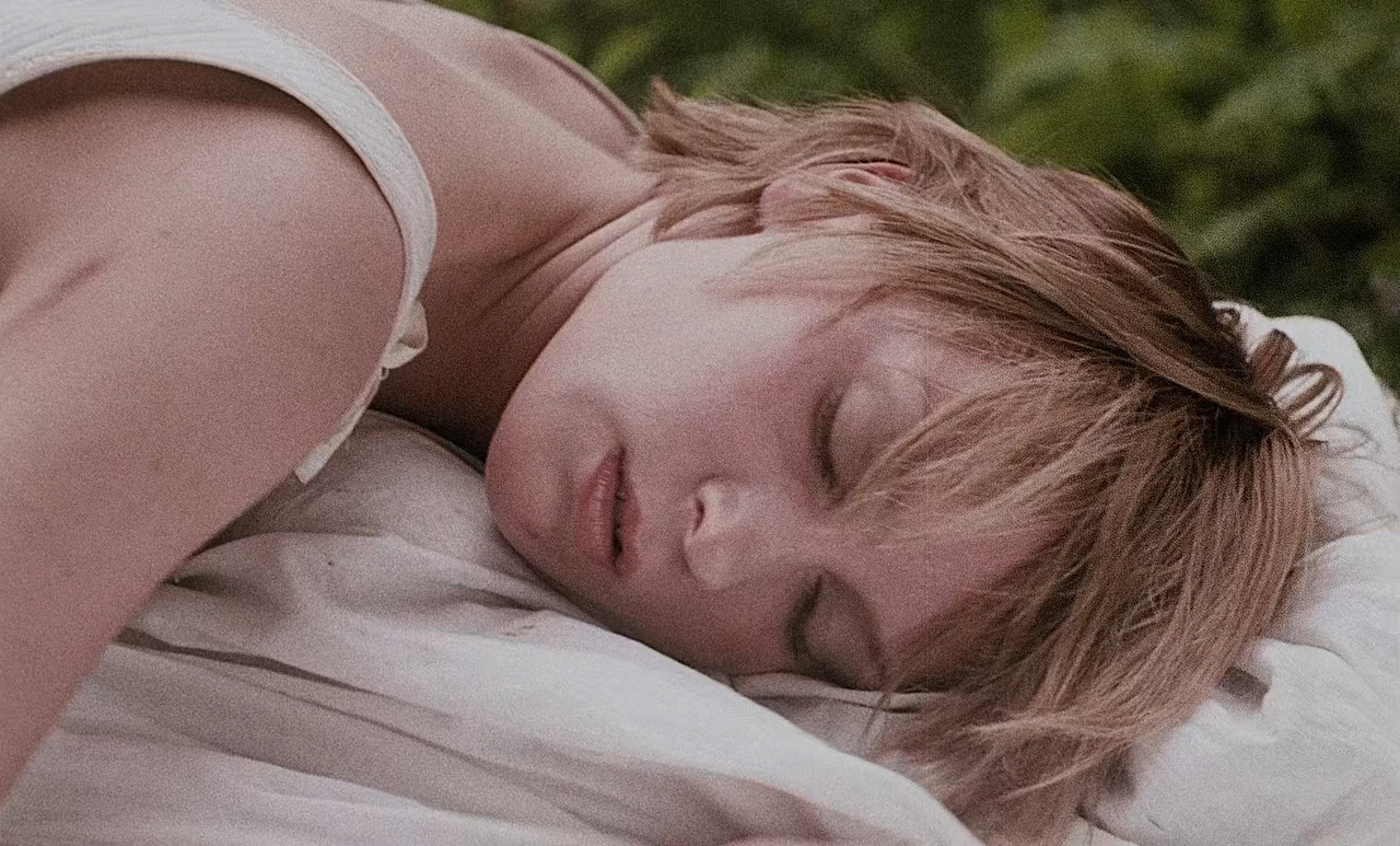 Immoral Tales 1973 L'Age D'Or (1080p x265 10bit Tigole).mkv_snap