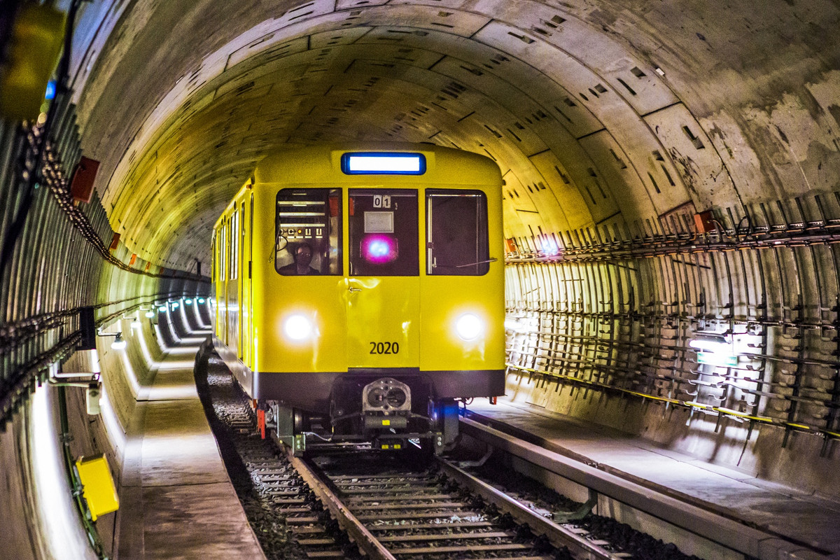 yellowtrainresized.jpg