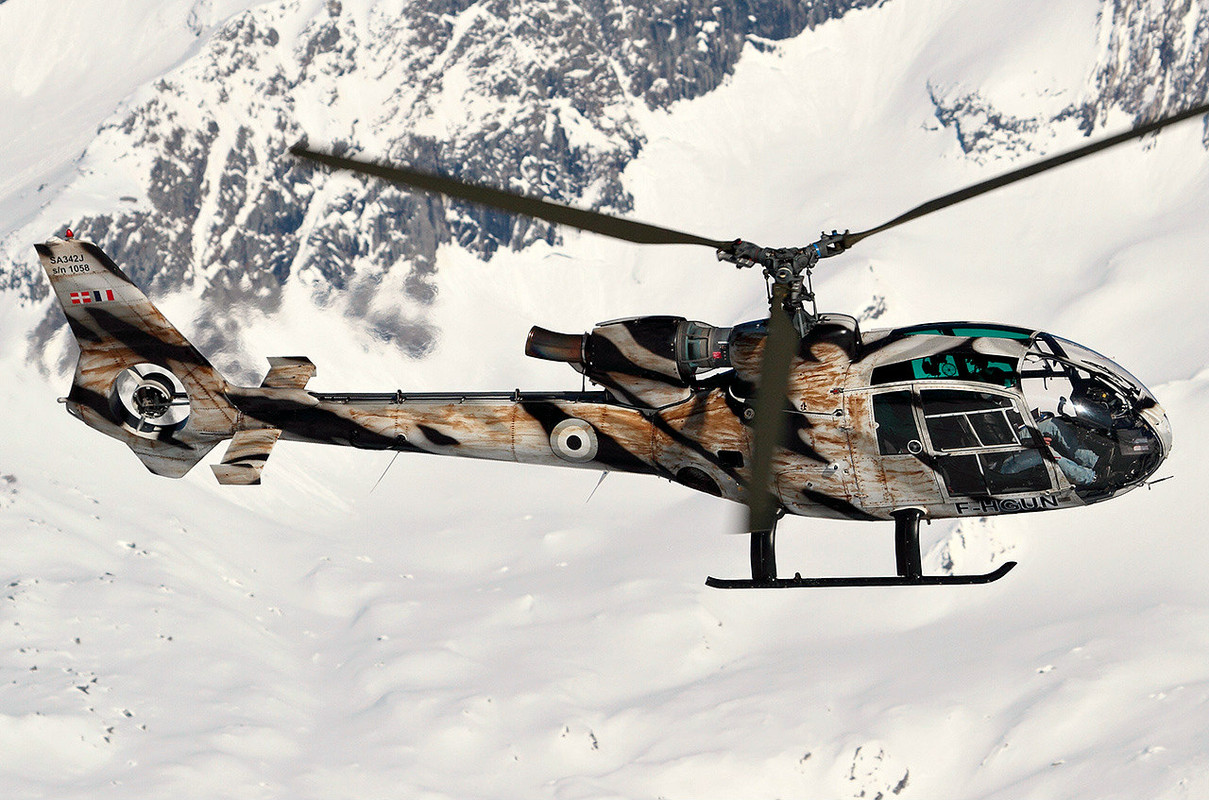 e SA342J F-HGUN (cn 1058) Courchevel 8 Mar 14 (Gregory Manchon)