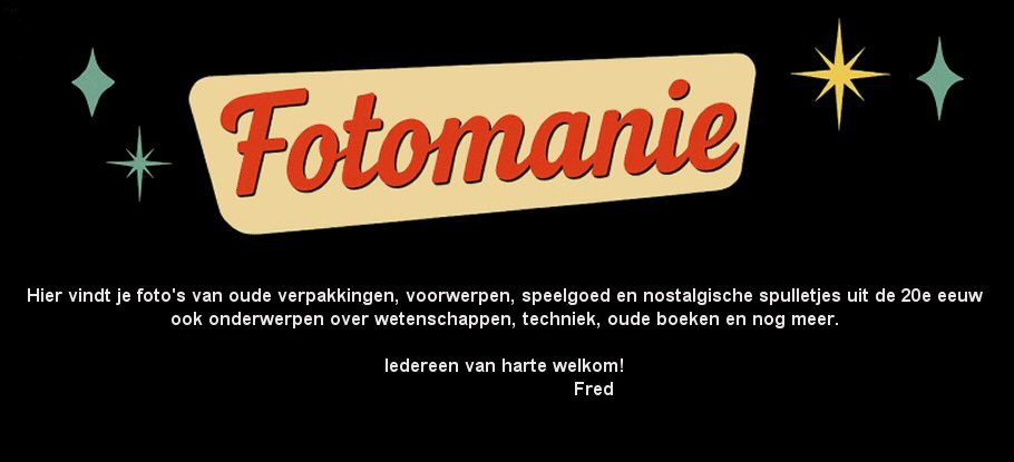 1950s-titel-fotomanie-witte-letter-arial-bold.jpg