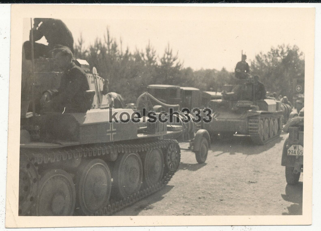 Foto Panzer 38(t) beim Vormarsch in Merkine Litauen 1941 Beute Tanks Tschechien