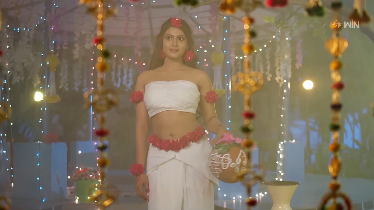 Sexy Telugu serial actress close navel and boobs show in sexy costume from a serial mp4 snapshot 03