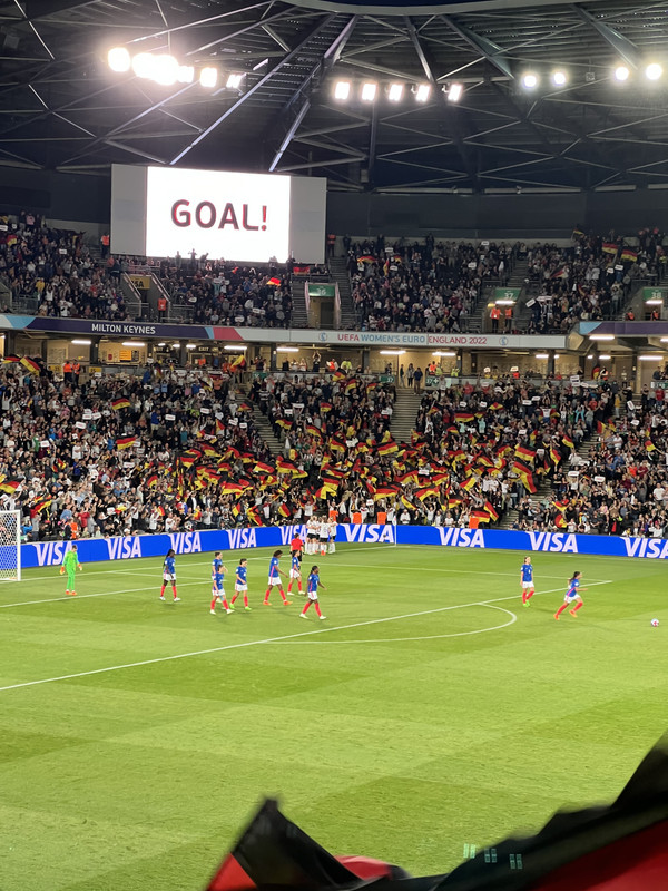 3C7C4BE6-7006-45BA-8934-BC8820C8AF61