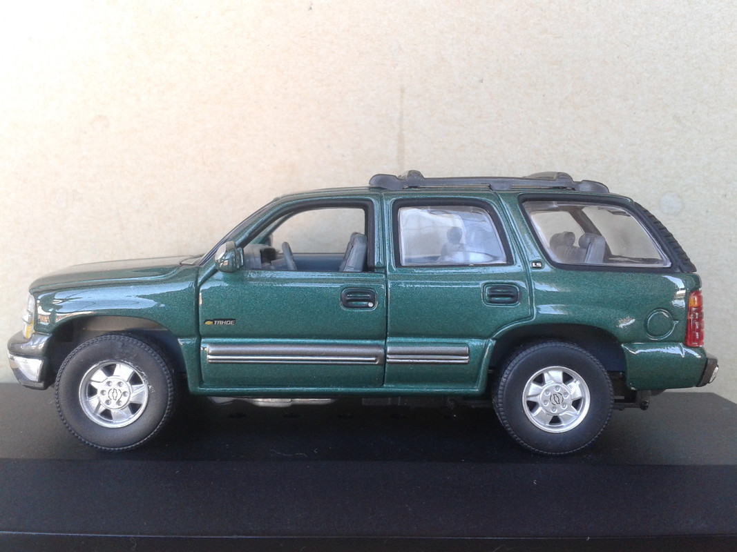 2000 Chevrolet Tahoe (GMT800) LT 4-door (Hong Well) (8)