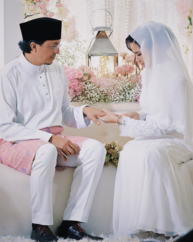 Pernikahan Engku Emran dan Noor Nabila.