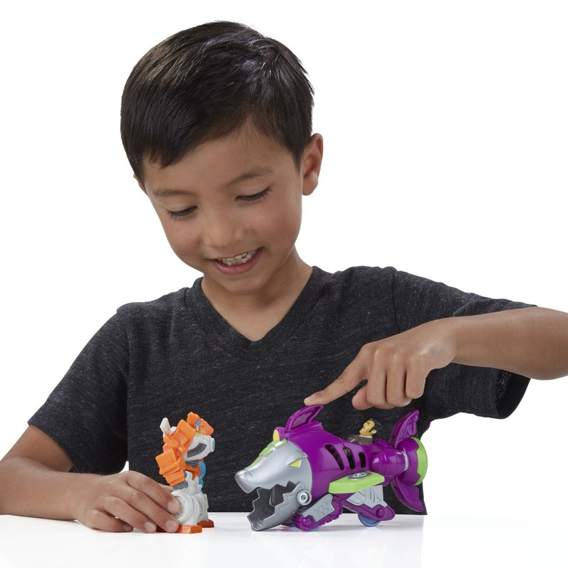 Rescue-Bots-Shark-Sub-Capture-4