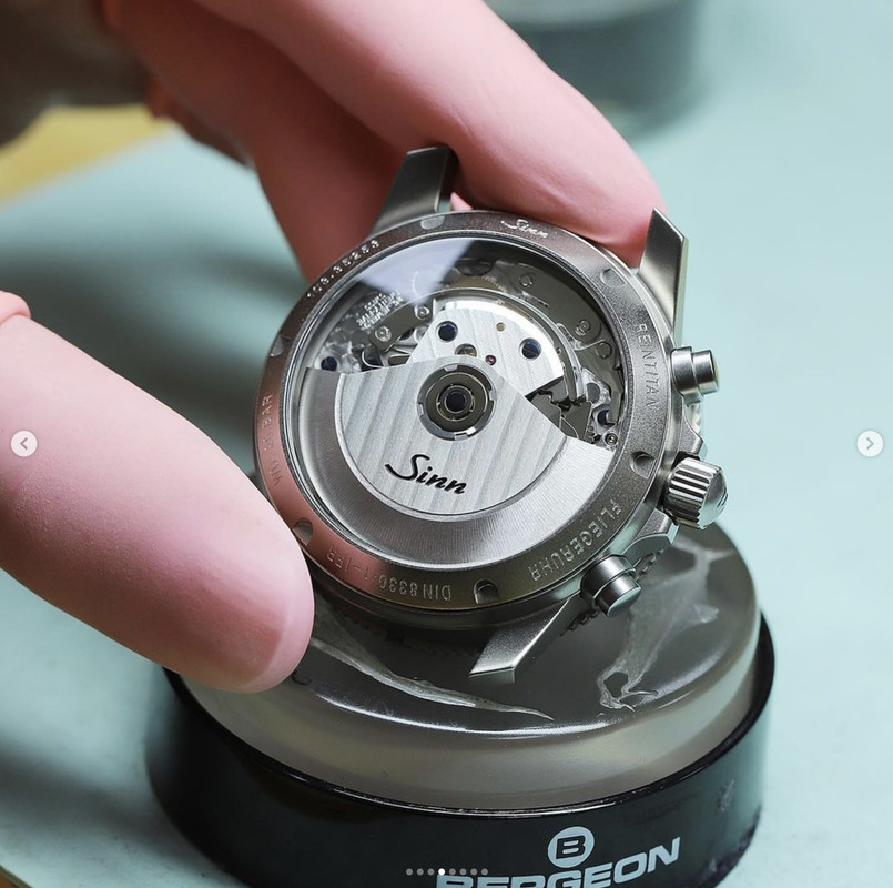 DB25E334-1B61-4FB1-995B-0D28EF73C038