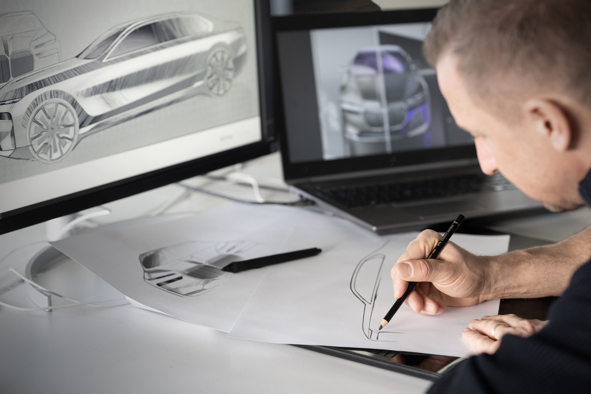 P90458280_highRes_the-new-bmw-7-series