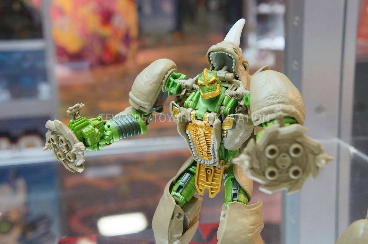 SDCC-2013-Transformers-Generations-031_137411085