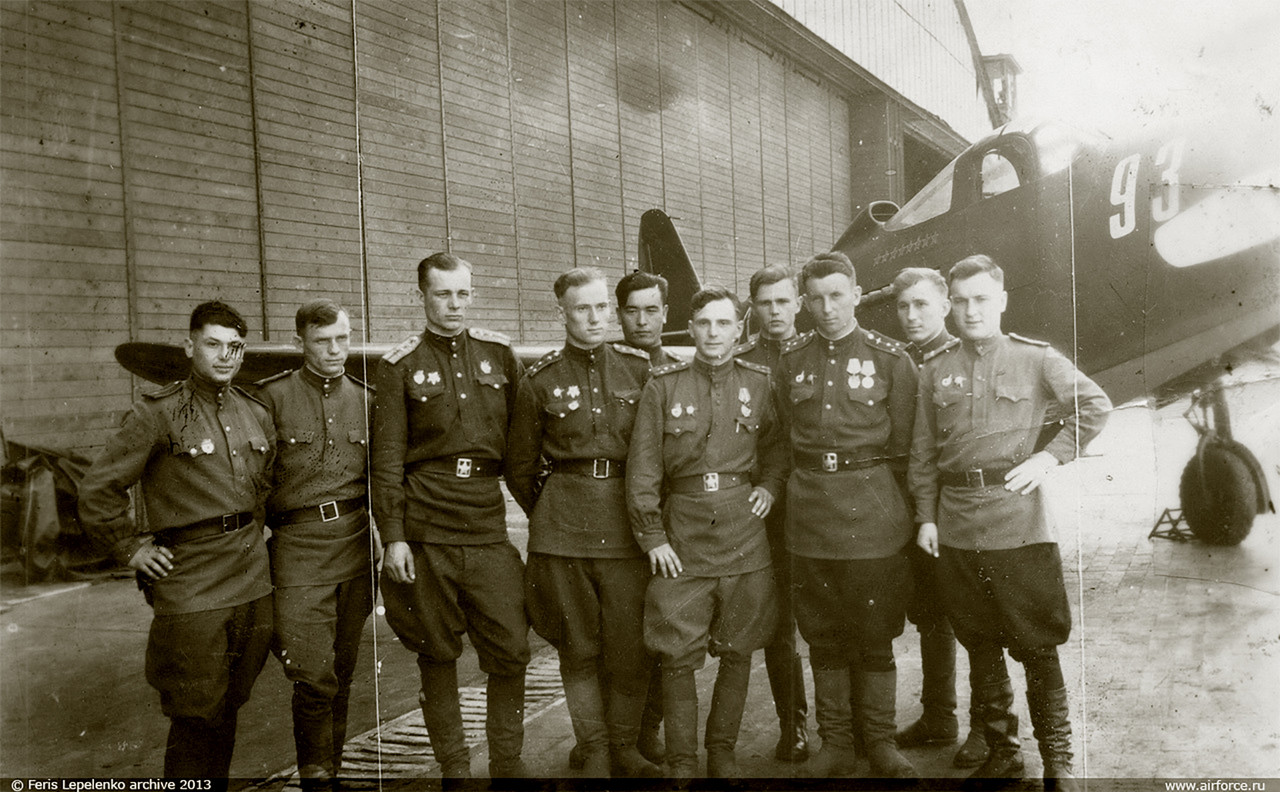 Bell-P-39-Airacobra-213GvIAP-22GIAD-White-93-Ukrainian-Front-1945-02