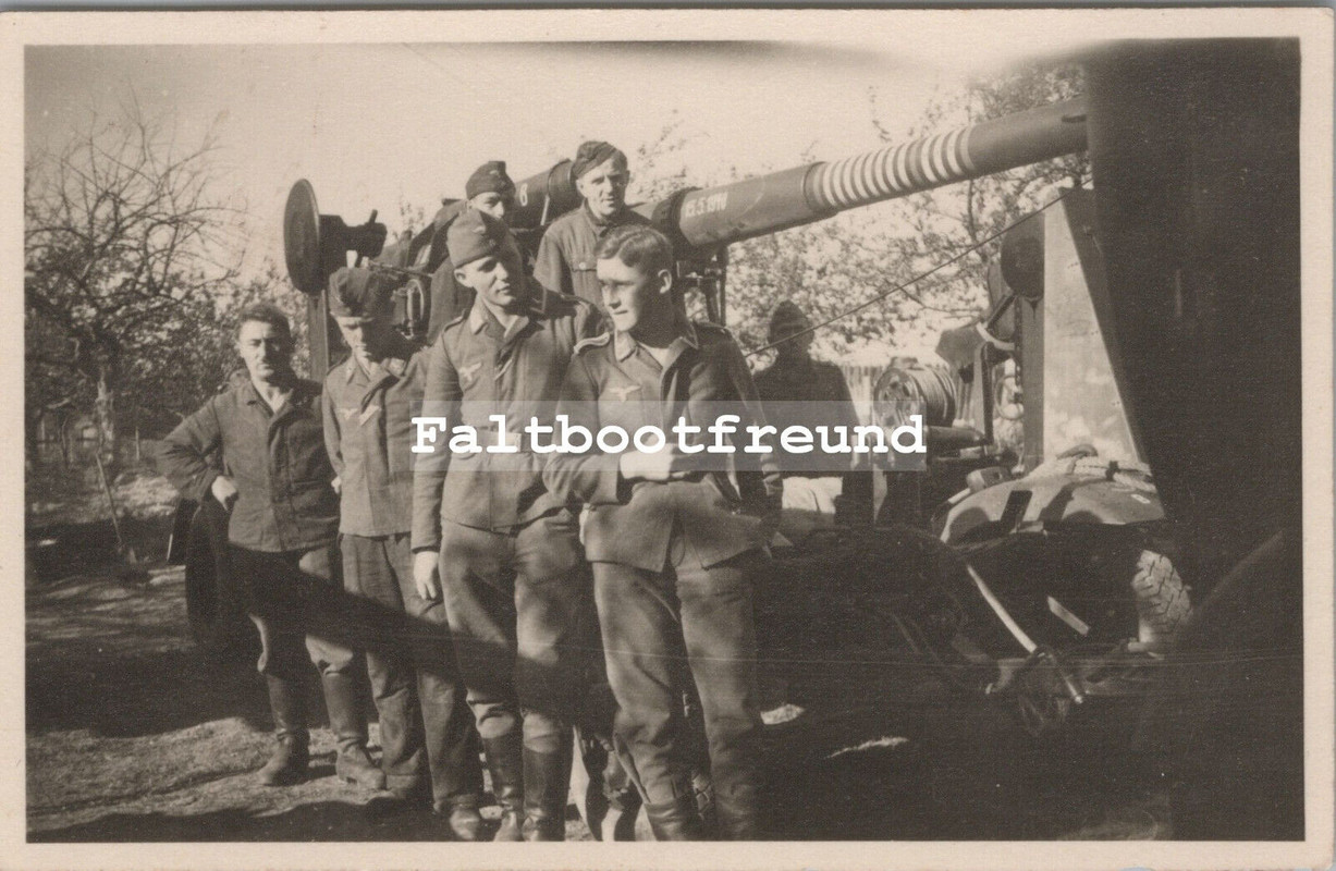Foto, Wk2, 8,8cm Flak Geschütz mit Abschussringen