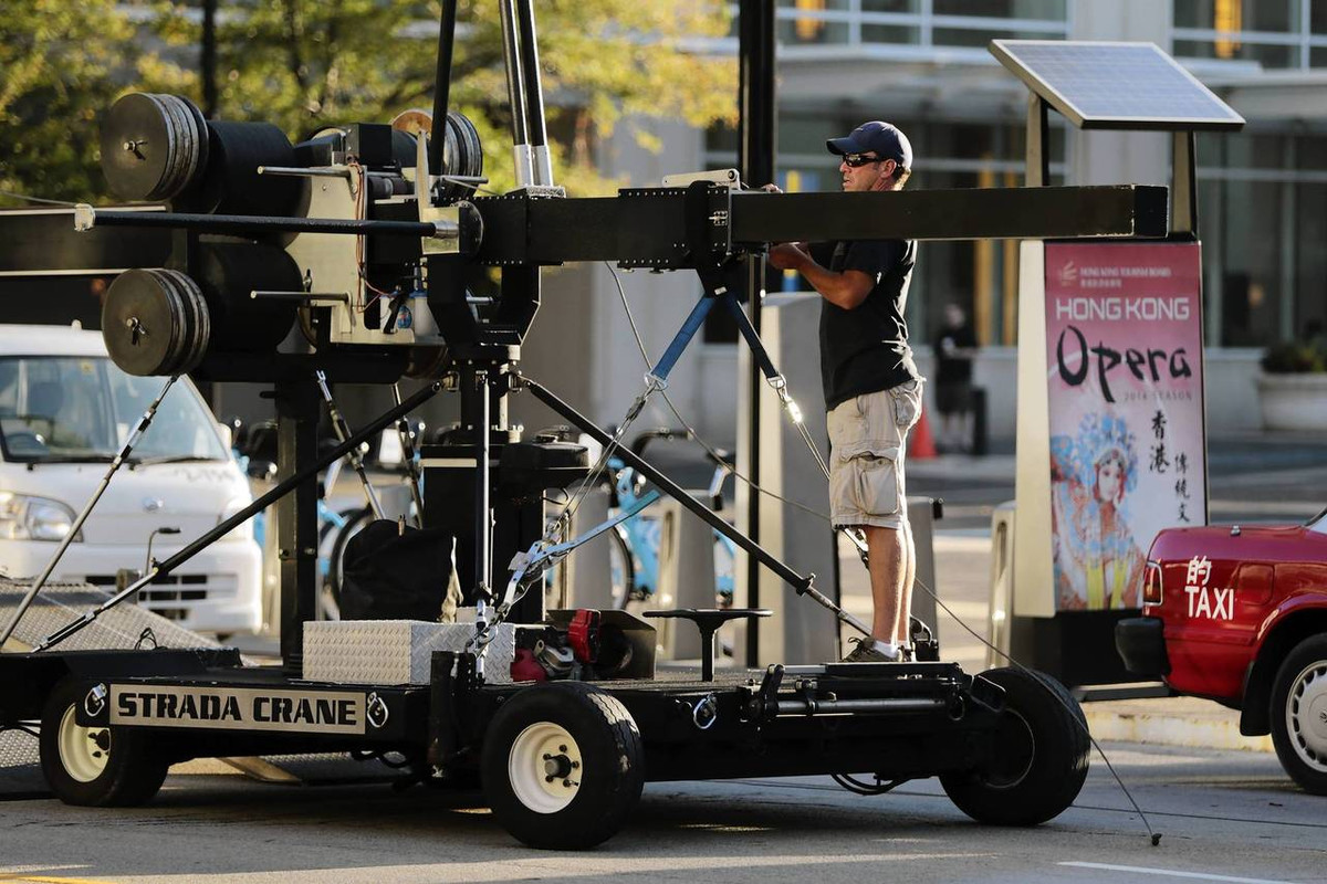 chi-trb23tripod-20130823_1377280352