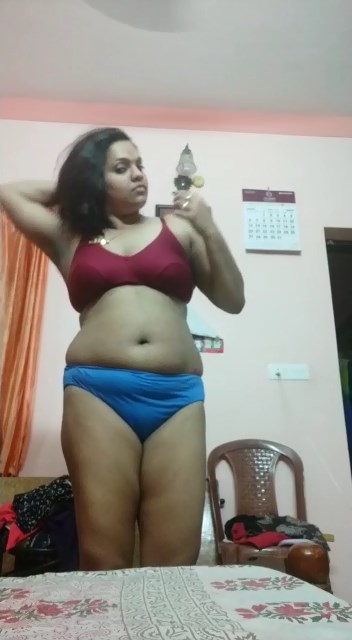 [Image: Perfect-sexy-mallu-girl-showing-boob-and...-12-10.jpg]