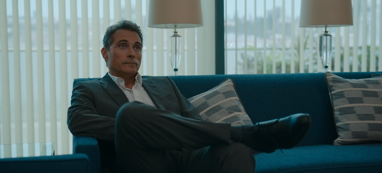 The.Diplomat.S01E02.Don't.Call.It.a.Kidnapping.2160p.10bit.NF.WEB-DL.DDP5.1.HEVC-Vyndros.mkv_snapsho