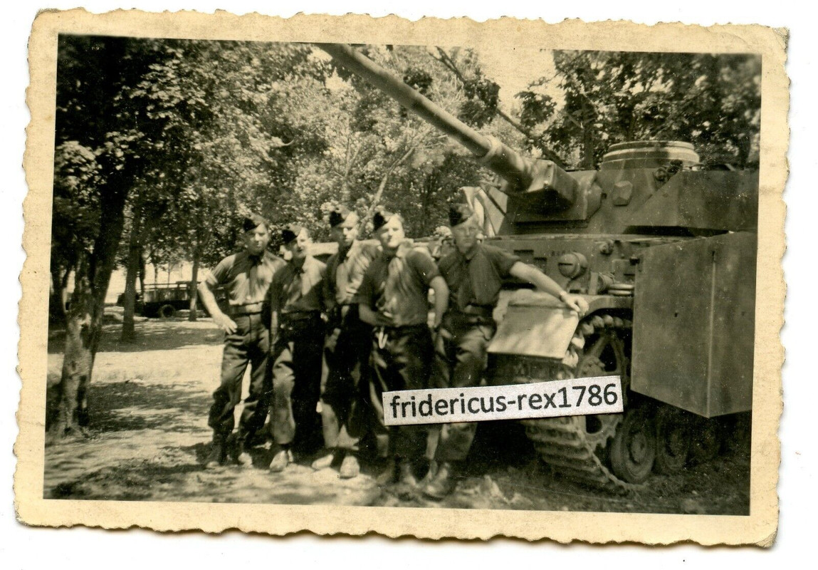 A4 Foto WH Panzer PzKpfw IV mit Tarnanstrich camo Seitenschürze Werksnummer HKL