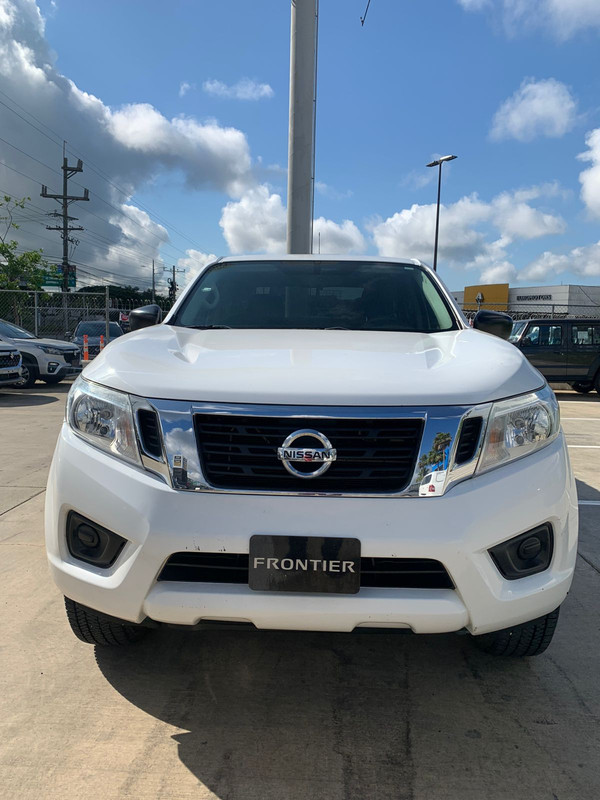 Nissan Frontier NP300 2019 blanca