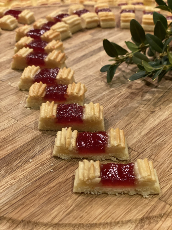 59e32777-1968-4982-b7e1-6099d4139f67-768x1024