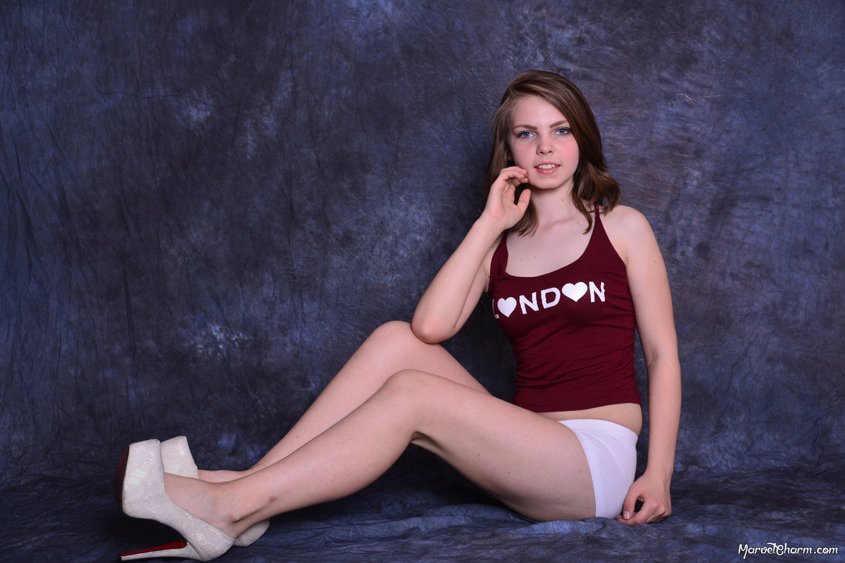 MarvelCharm_Rebecca-First-Time-Topless-062