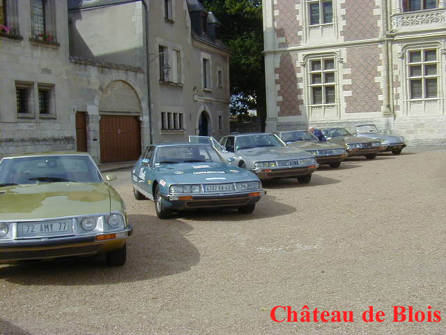 CHATEAU DE BLOIS 2002 SERIE DE SM COUR DU CHATEAU