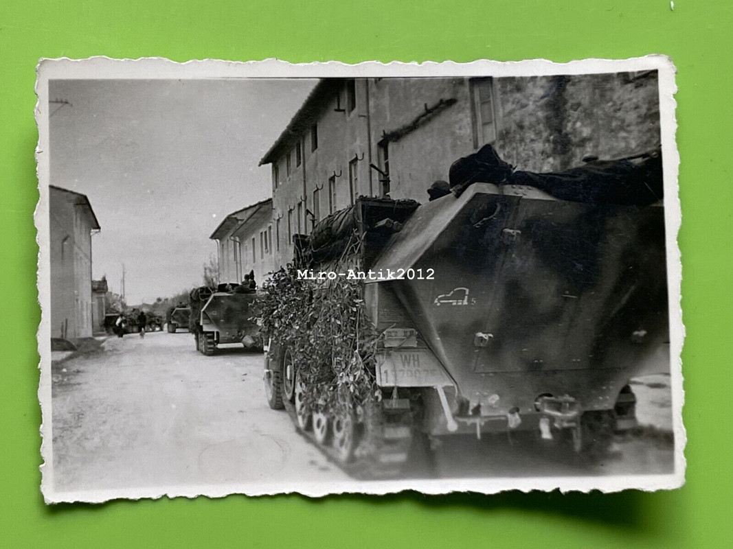 Foto, Wk2, Schützenpanzerwagen Sd.Kfz. 251 in Italien 1943, Zug Trupp 5
