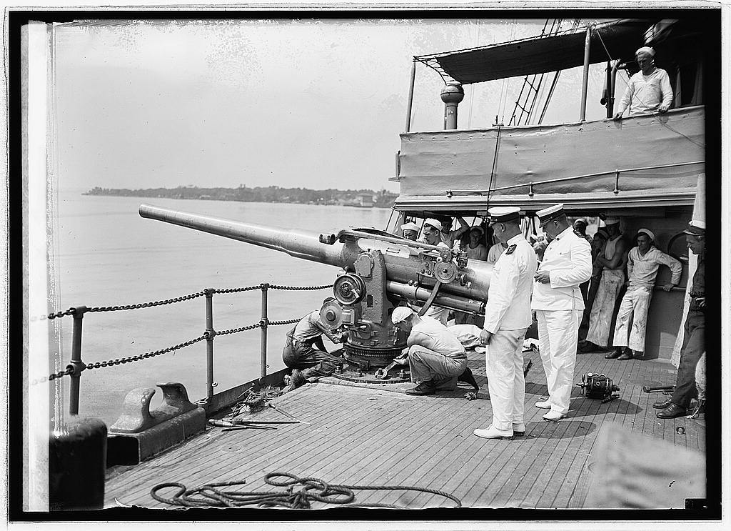 https://i.postimg.cc/vTvKrS5y/coast-guard-cutter-seneca-8422-2-1024.jpg