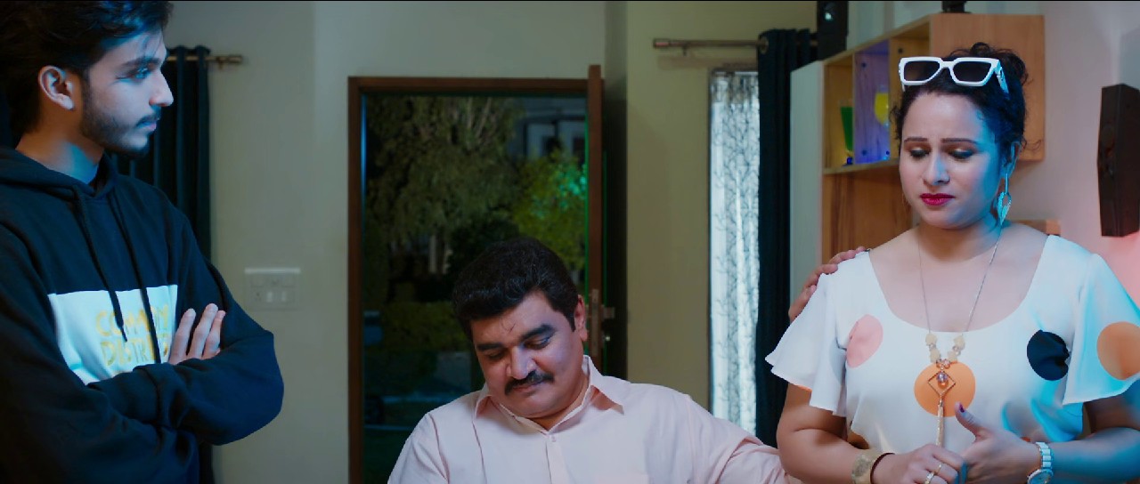 Halkie-Fulkee-2021-AMZN-WEB-DL-Gujarati-1080p-HEVC-DDP-2-0-ESub-mkv-0005