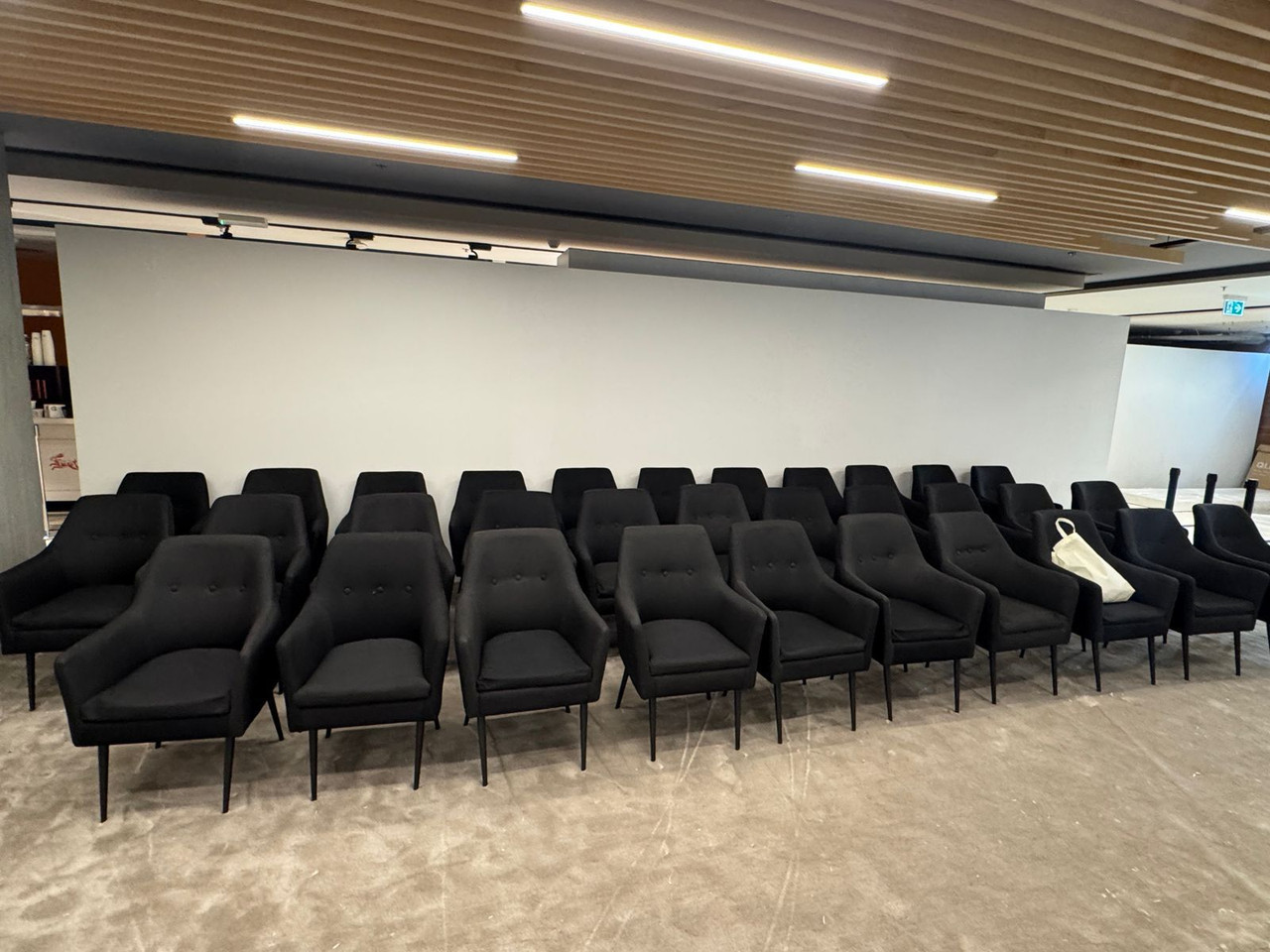 كرسي مفرد قماش أسود