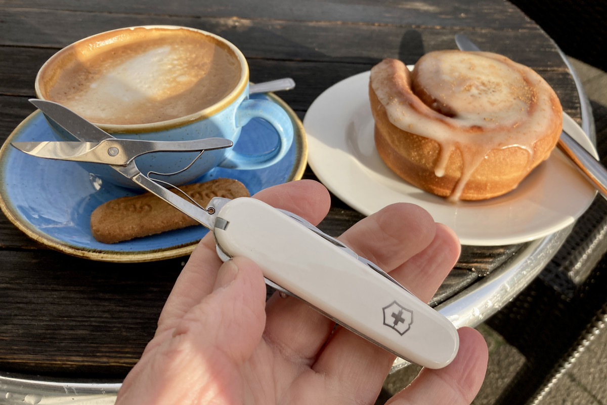 718E19EE-08B4-4F08-823C-F23D64718305