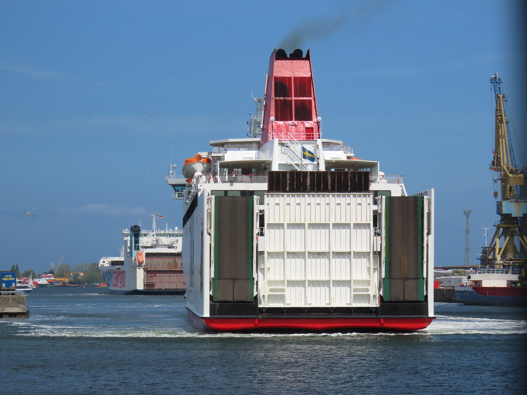 6FE9766A-A2AB-4422-A54B-A20A43479A4B