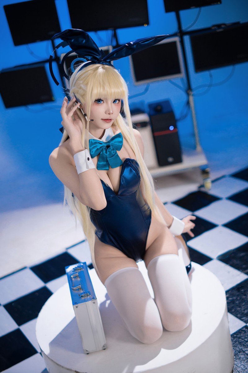 艾西Aiwest 小时兔女郎Cosplay写真图集 兔女郎主题高清图集 35P (394.4M)插图2