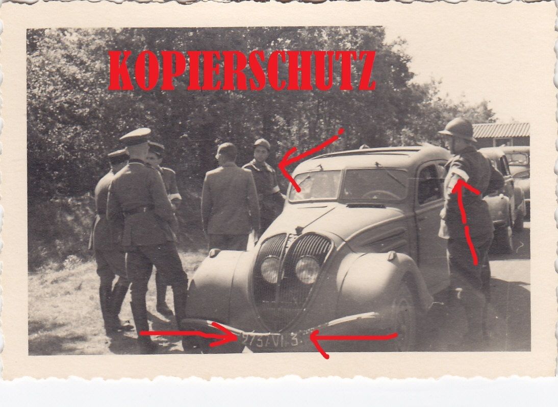 beschlagnahmter französischer PKW Peugeot 402 Gr