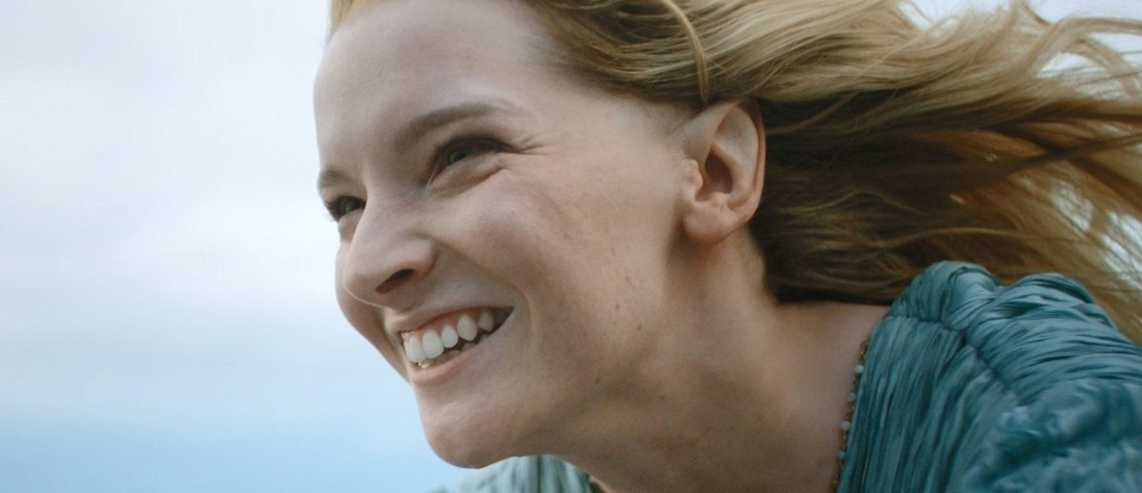 f9566b9586 3 1390x600