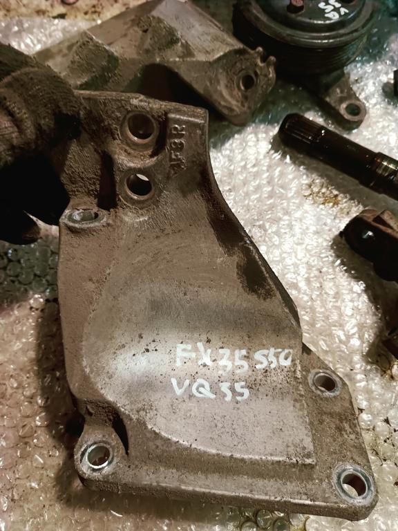 Кронштейн двигателя