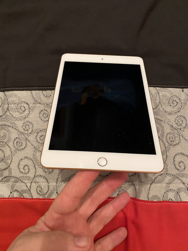 E60CA4F0-E788-4C46-BEF6-14A9472F1508