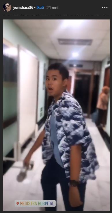 Cello Obient sang bodyguard yang temani Yuni Shara dan Cavin saat pergi ke rumah sakit