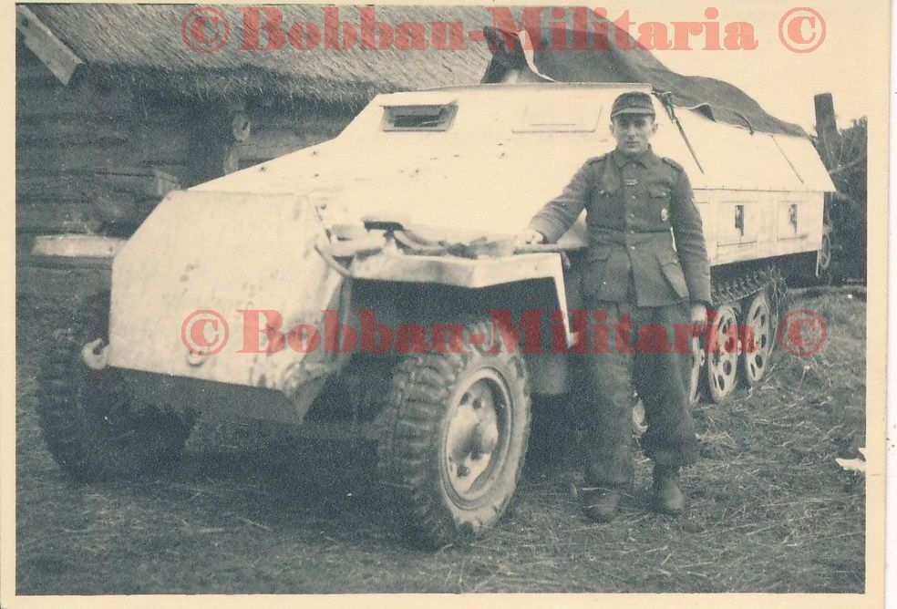 Russland schw.Panzerjäger Abt.655 mit SdKfz 251 mit MG weiße Wintertarnung1
