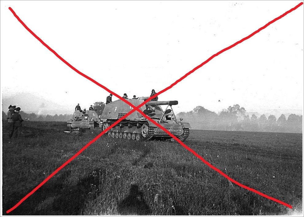 Panzer,Tank, WW2, 2 x Panzerjäger Hummel bei einer Übung